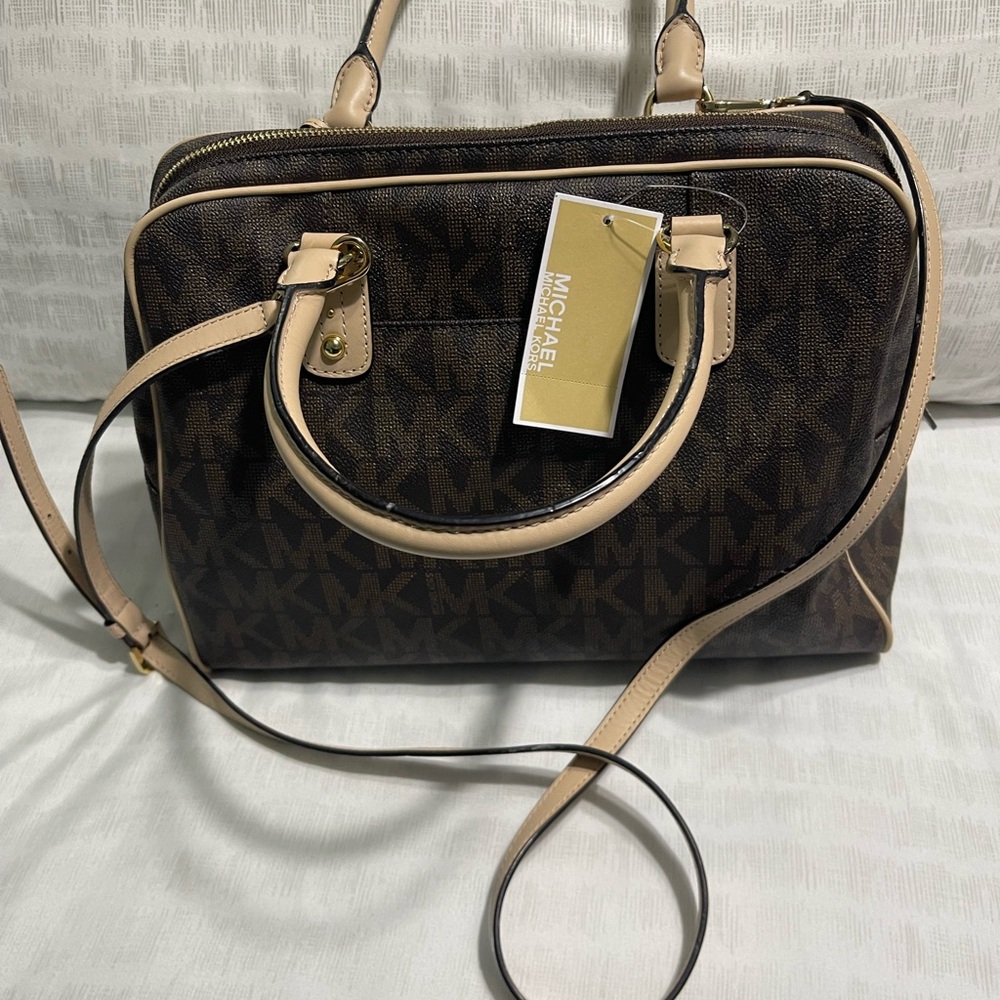 NWT Michael Kors Signature Purse